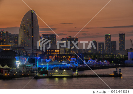 【横浜夕景】みなとみらい　赤レンガ倉庫　インターコンチ 34144833