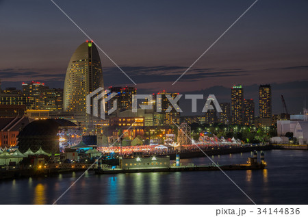 【横浜夕景】みなとみらい　マジックアワー　赤レンガ倉庫 34144836