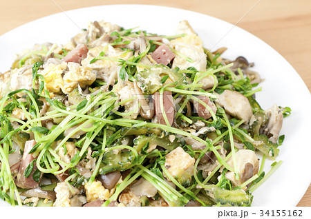 ゴーヤーと豆苗のチャンプルー 34155162