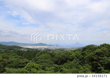 春の鹿児島 耳取峠から望む枕崎市街地と開聞岳 春の鹿児島 耳取峠から望む枕崎市街地と開聞岳 34156171