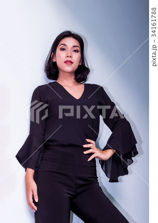 Young beautiful woman portrait 34161788