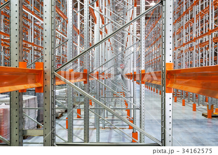 A modern warehouse 34162575