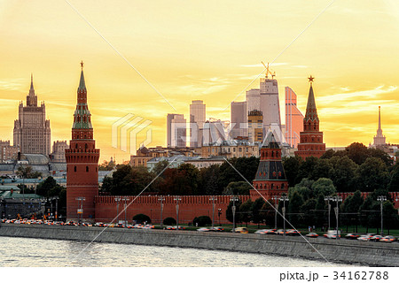 View of Moscow Kremlin and Moscow-city at sunset 34162788
