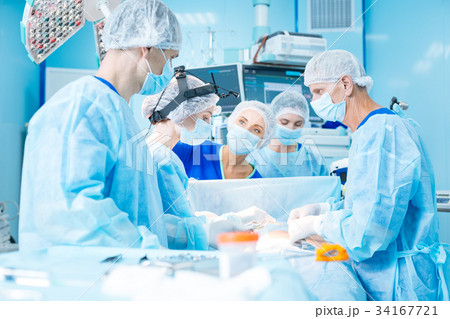 Group of competent medical workers that being in 34167721