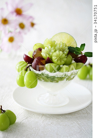シャインマスカットと巨峰のパフェ 34170751