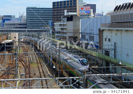特急スーパーひたちと行き来する列車 特急スーパーひたちと行き来する列車 34171941