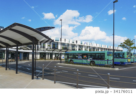 仙台市地下鉄東西線の荒井駅、駅舎南側の全景 仙台市地下鉄東西線の荒井駅、駅舎南側の全景 34176011