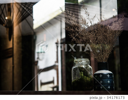 Flower in Coffee shop Flower in Coffee shop 34176173