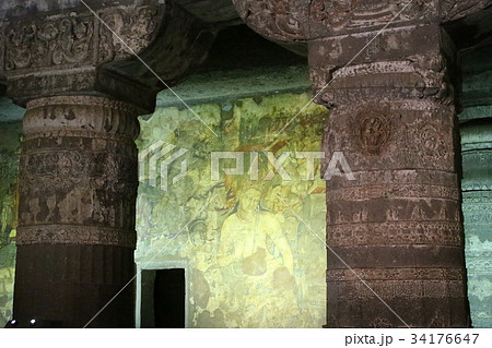 インド紀行　その１０２　：　感動のアジャンタ石窟寺院　その３３　：　古来の壁画　その２ 34176647