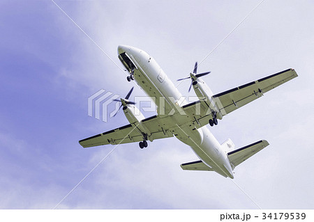 着陸する飛行機  サーブ340B 34179539