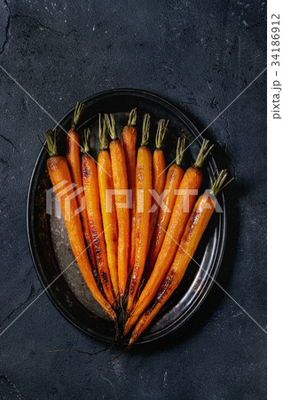 Roasted young carrot Roasted young carrot 34186912