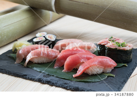 鮪の握り 34187880