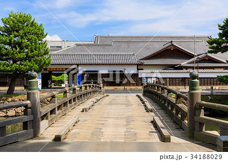 北惣門橋（城に架かる橋）と松江歴史館 34188029