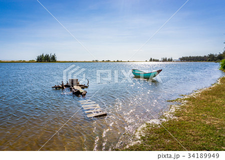 Ship in the river. HDR Ship in the river. HDR 34189949