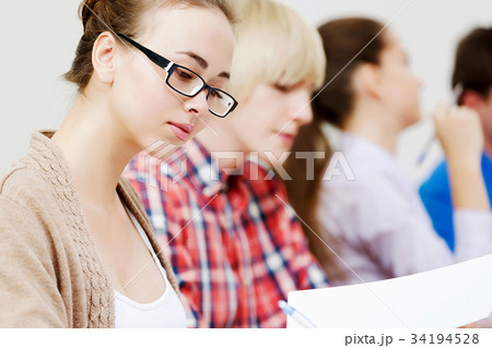 Students at lesson 34194528