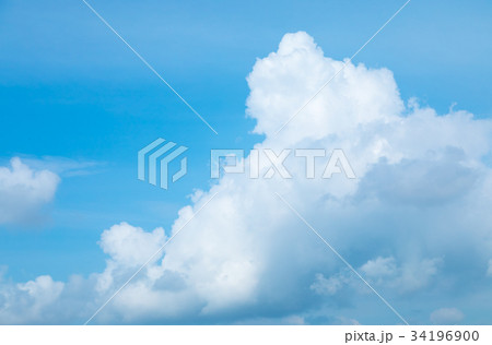 晩夏の空 秋の空 雲 コピースペース 広いコピースペース 汎用的な空のタグ 晩夏の空 秋の空 雲 コピースペース 広いコピースペース 汎用的な空のタグ 34196900