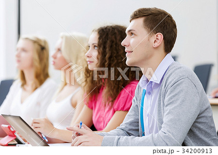 Students at lesson 34200913