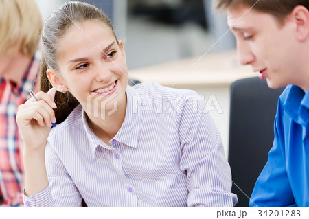 Students at lesson 34201283