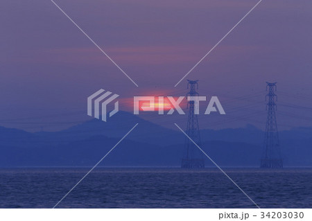 送電塔 シルエット 霊興島 34203030