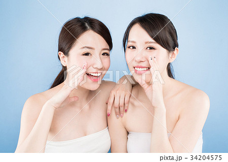 two beauty woman 34204575