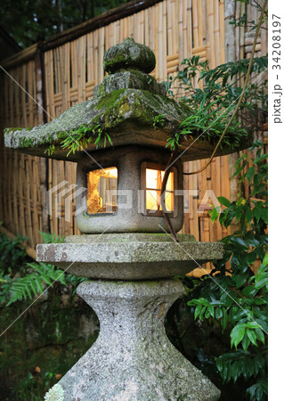 stone lantern 34208197