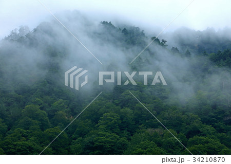晴れゆく山 浅草岳登山口 晴れゆく山 浅草岳登山口 34210870