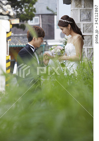 感情 結婚 手を引く 34212867