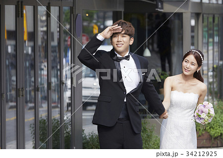 笑顔 微笑 微笑み 34212925