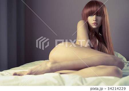 Sensual woman in bed 34214229
