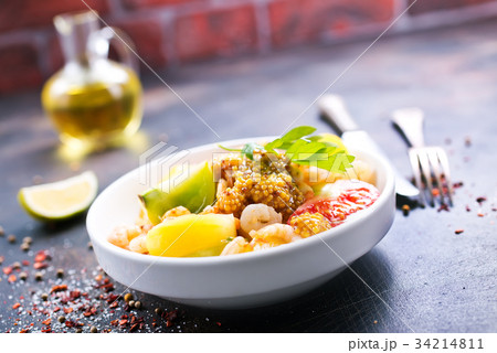 salad with shrimps 34214811