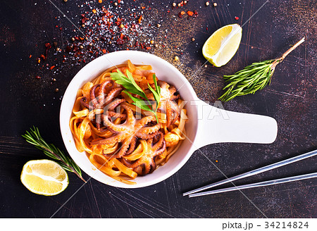 spaghetty with shrimps spaghetty with shrimps 34214824