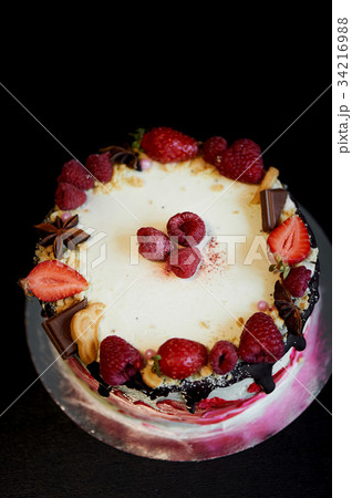 Cake berries . Incredibly gentle poppy seed cake 34216988