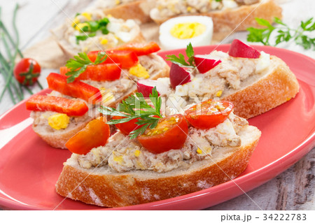 Crusty sandwiches or baguette with mackerel Crusty sandwiches or baguette with mackerel 34222783
