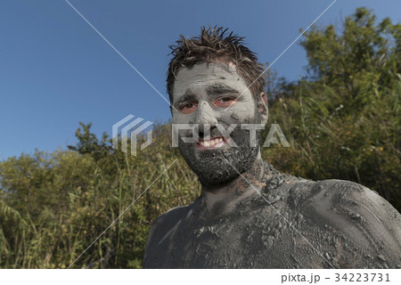 Smiling Man Mud Bath Resort 34223731