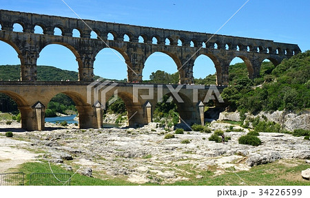 フランス・ポンデュガール 古代ローマ帝国水道橋遺跡 フランス・ポンデュガール 古代ローマ帝国水道橋遺跡 34226599