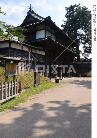 弘前城の「北門(亀甲門)」(弘前公園/青森県弘前市) 弘前城の「北門(亀甲門)」(弘前公園/青森県弘前市) 34227173
