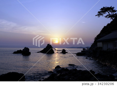 二見ヶ浦　夫婦岩　日の出　年賀状素材 34230206
