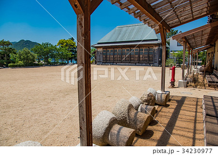 小豆島 道の駅 大坂城残石資料館 中庭 小豆島 道の駅 大坂城残石資料館 中庭 34230977