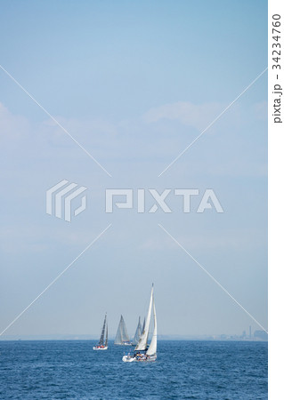 青空とヨット 34234760