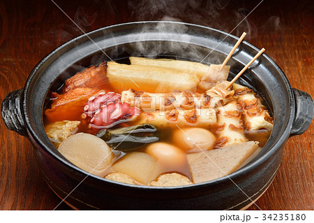 注意）湯気はレタッチ合成です。「土鍋で冬の定番料理おでん」イメージ。大根、玉子、さつま揚げ、牛すじ。 34235180