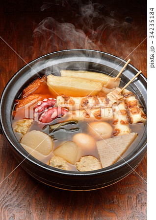 注意）湯気はレタッチ合成です。「土鍋で冬の定番料理おでん」イメージ。大根、玉子、さつま揚げ、牛すじ。 34235184