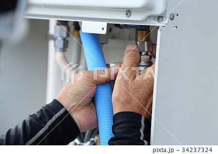 給湯器配管 34237324