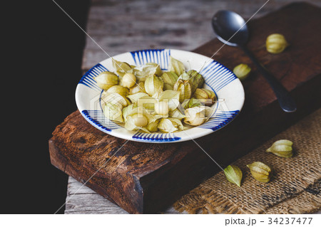 Ground Cherries 34237477