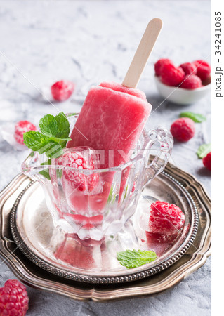 Homemade raspberry popsicles Homemade raspberry popsicles 34241085