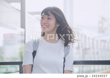 女性一人旅 34244037