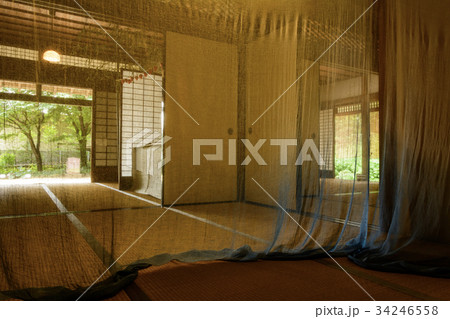 古民家の蚊帳内 34246558