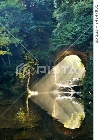 千葉県　濃溝の滝　ハートの光 34247901