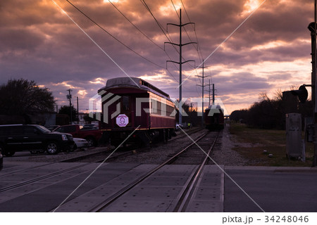 アメリカの夕暮れ風景 34248046