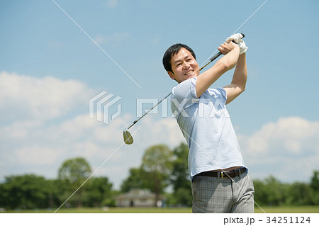 ゴルフ ミドル 夫婦 スポーツ ゴルフ場 イメージ ゴルフ ミドル 夫婦 スポーツ ゴルフ場 イメージ 34251124