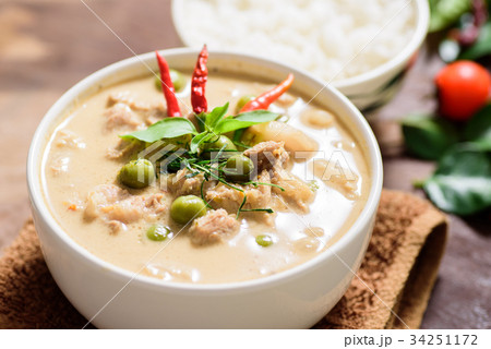 Thai food,red curry with pork and cooked rice  34251172